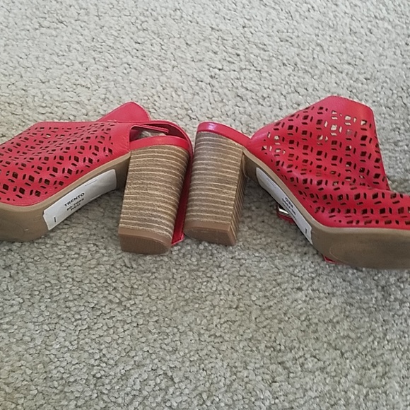 Red Block Heels! - Picture 4 of 4